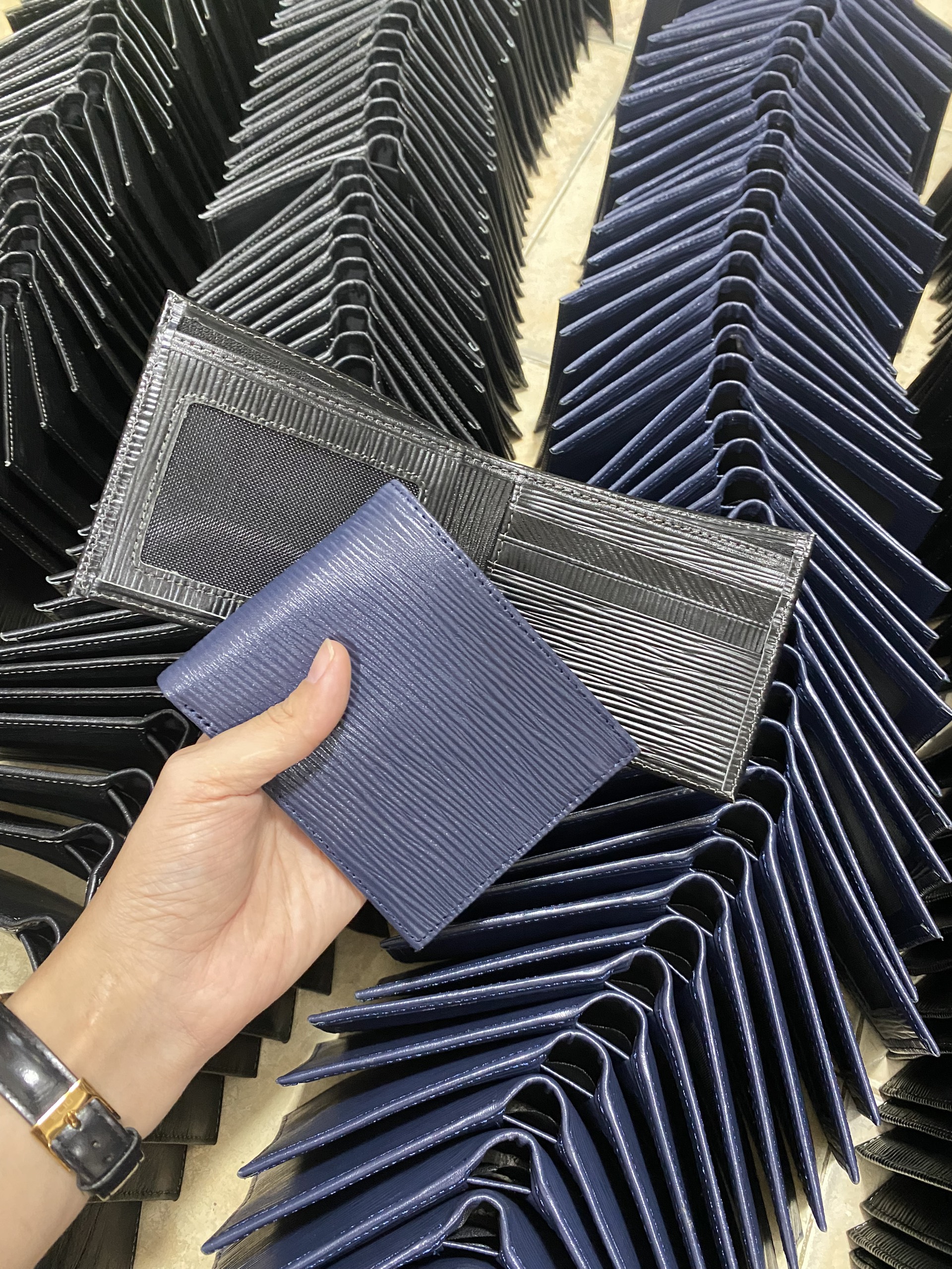 Lên lô ví mini da bò giá xưởng sản xuất sỉ 7x