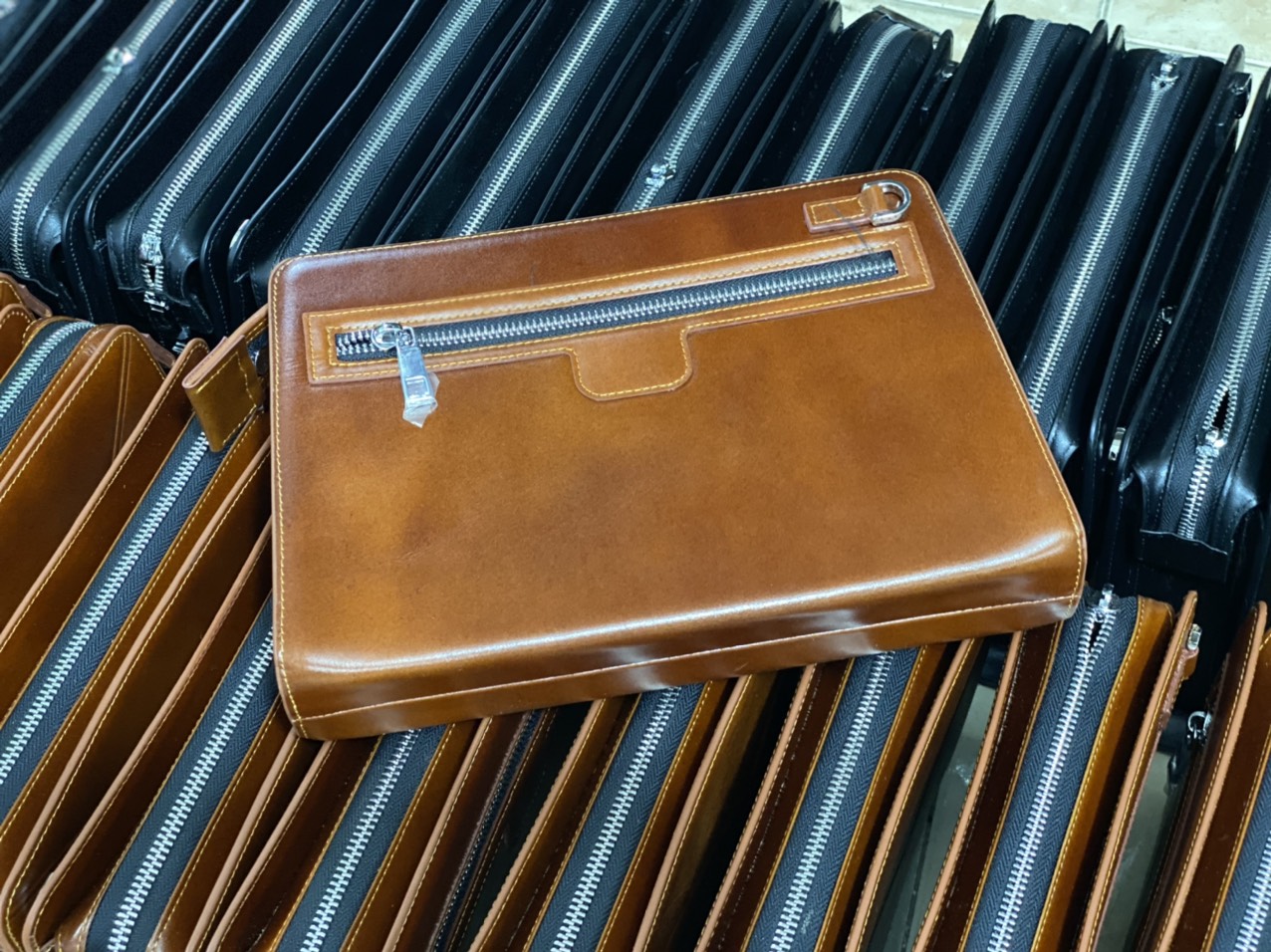 Clutch khóa số da bò cao cấp - Hàng da thật bảo hành 2 năm