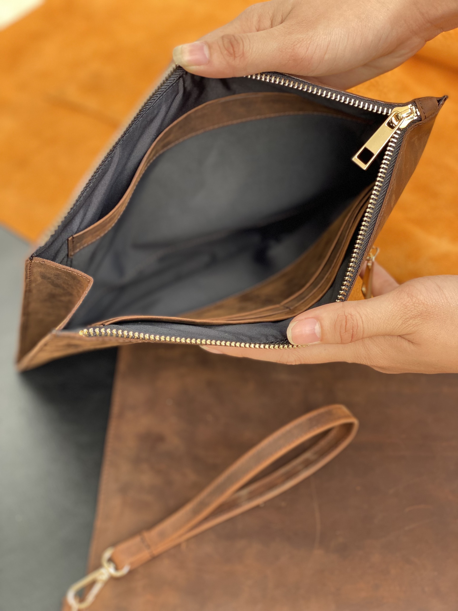 Clutch da bò DUPO - Da thật bảo hành 2 năm