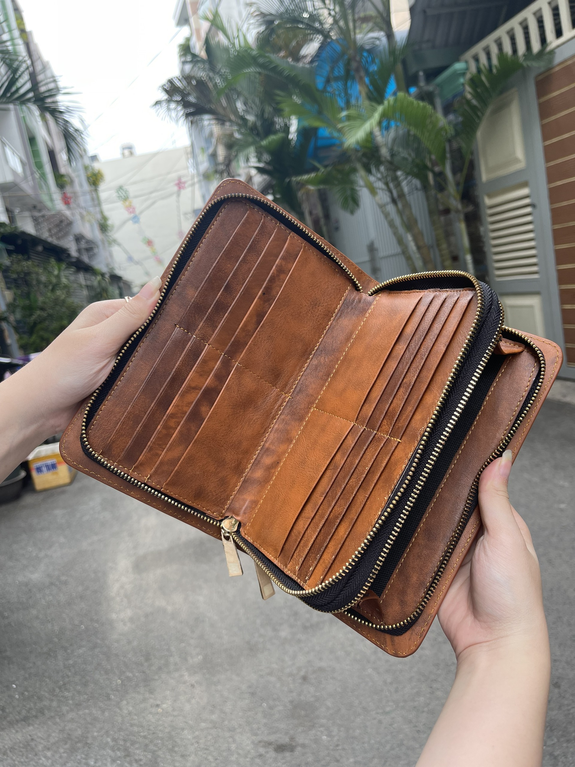 CẦM TAY DA BÒ CAO CẤP SỈ TẬN XƯỞNG,KHÔNG QUA TRUNG GIAN