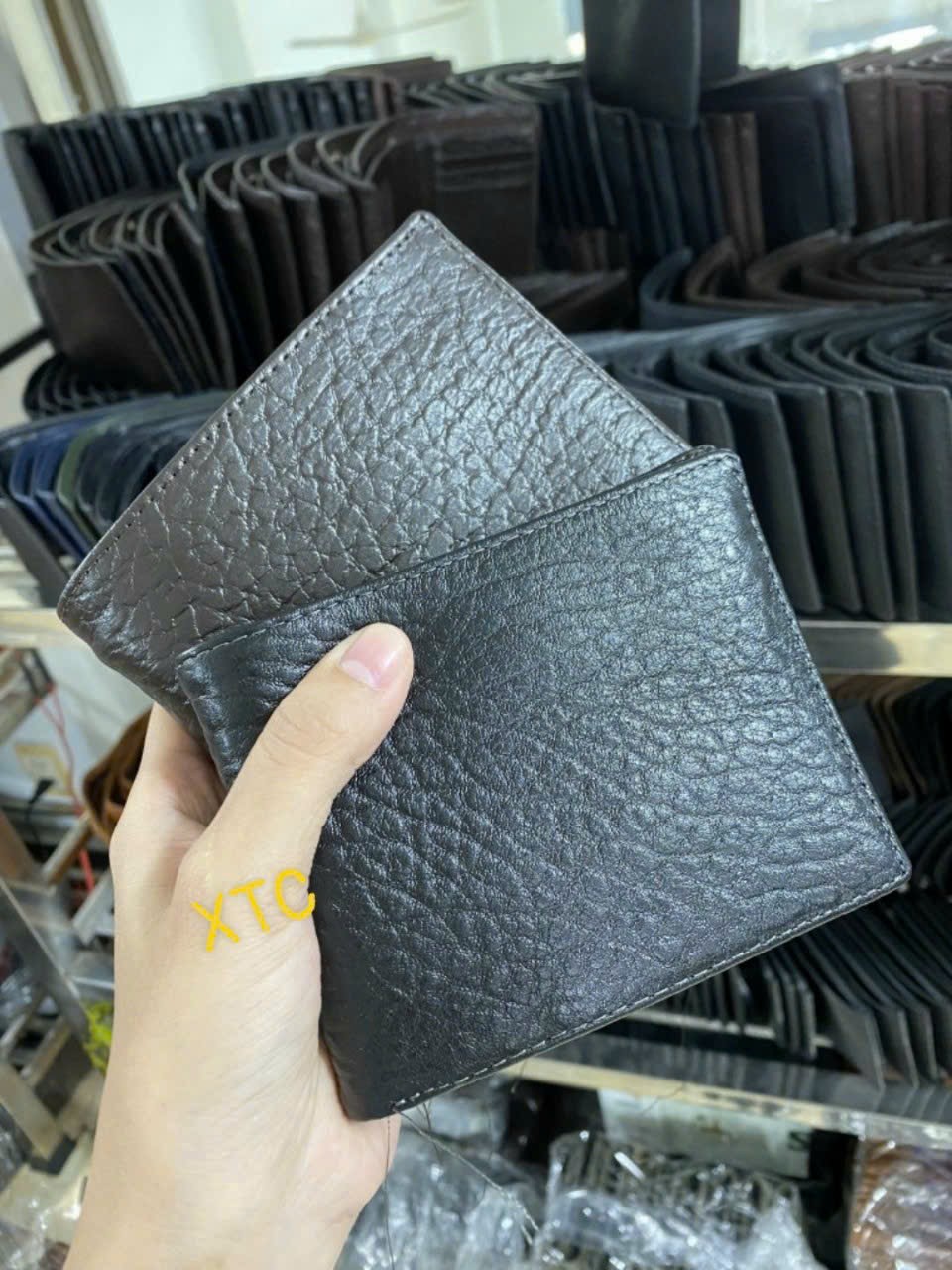 LÊN LÔ VÍ DA BÒ CAO CẤP GIÁ SỈ TẬN XƯỞNG