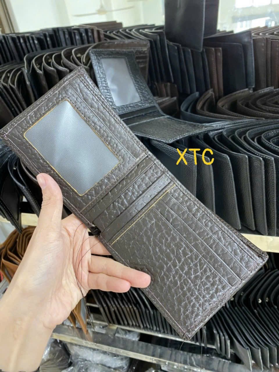LÊN LÔ VÍ DA BÒ CAO CẤP GIÁ SỈ TẬN XƯỞNG