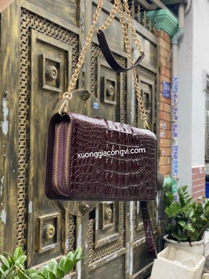 lên lô clutch cá sấu cao cấp có dây đeo giá tận xưởng