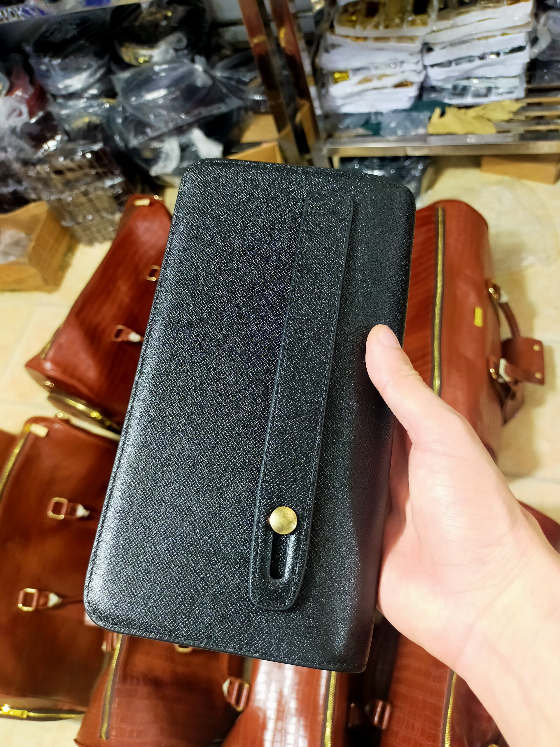 Ví cầm tay clutch 1 khóa da bò Taiga cao cấp