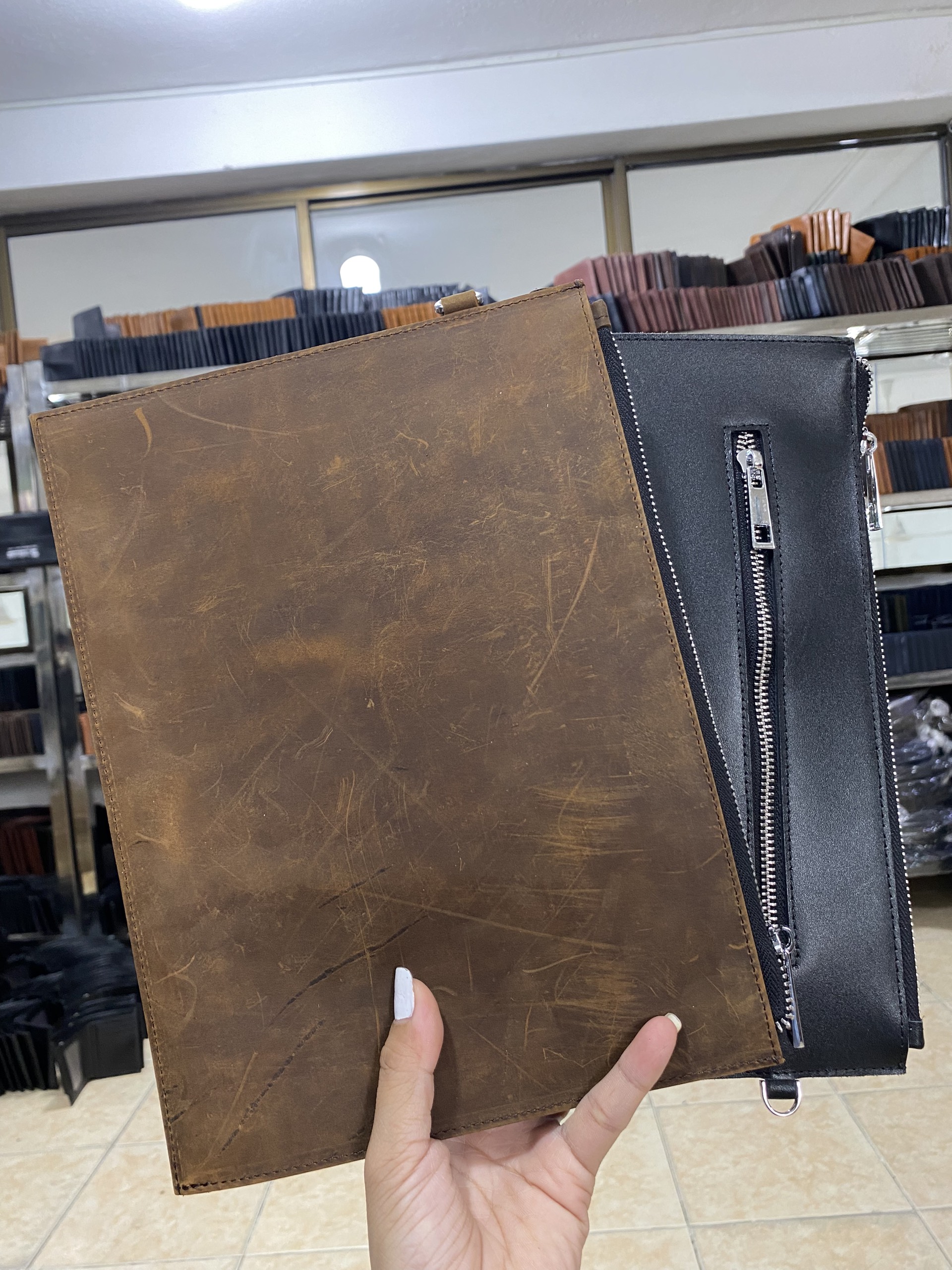 XƯỞNG VỪA LÊN LÔ CLUTCH DA BÒ GIÁ TẬN XƯỞNG