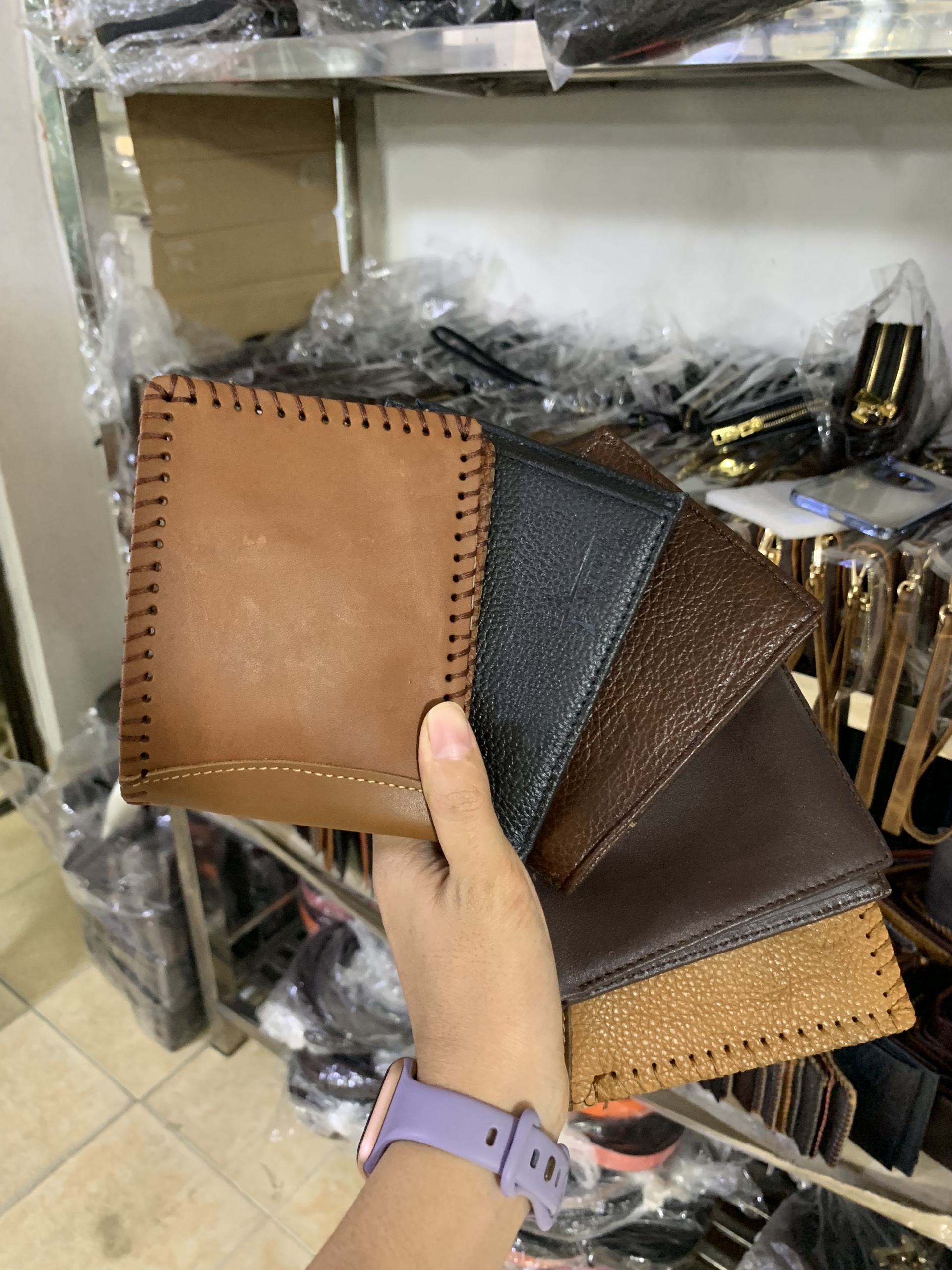 Thanh lý xả kho toàn bộ các mặt hàng da thật tại TPHCM chỉ từ 35k