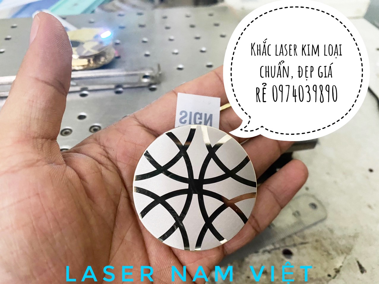 Xưởng Sản Xuất Tem Nhãn Logo Kim Loại Ngành Thời Trang