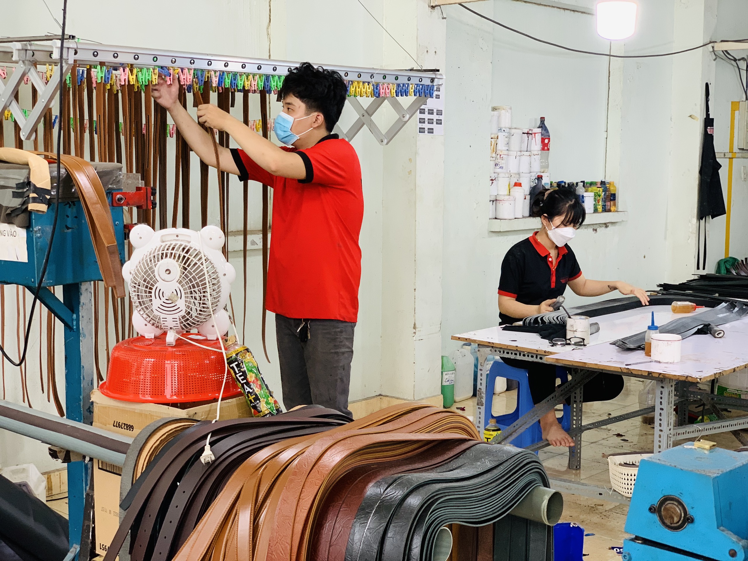 Khởi nghiệp kinh doanh đồ da thật giá tận xưởng