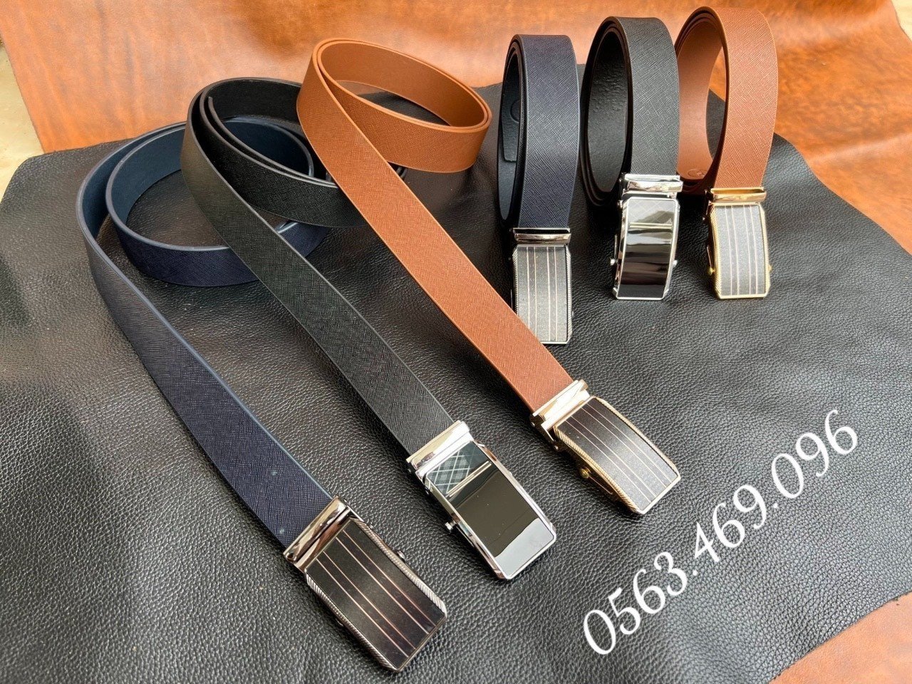 Xưởng sản xuất đồ da thật TPHCM có chương trình tháng 10 cho khách sỉ