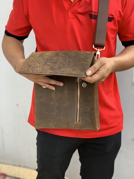 Công ty chuyên sản xuất thời trang, phụ kiện nam.