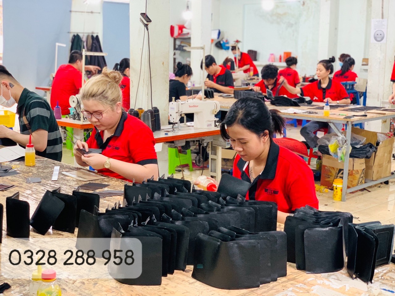 Sản xuất chất liệu làm từ da bò,cá sấu - Phụ kiện nam .