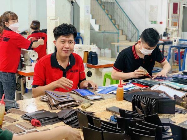 Nhập hàng kinh doanh đồ da giá tận xưởng không qua trung gian