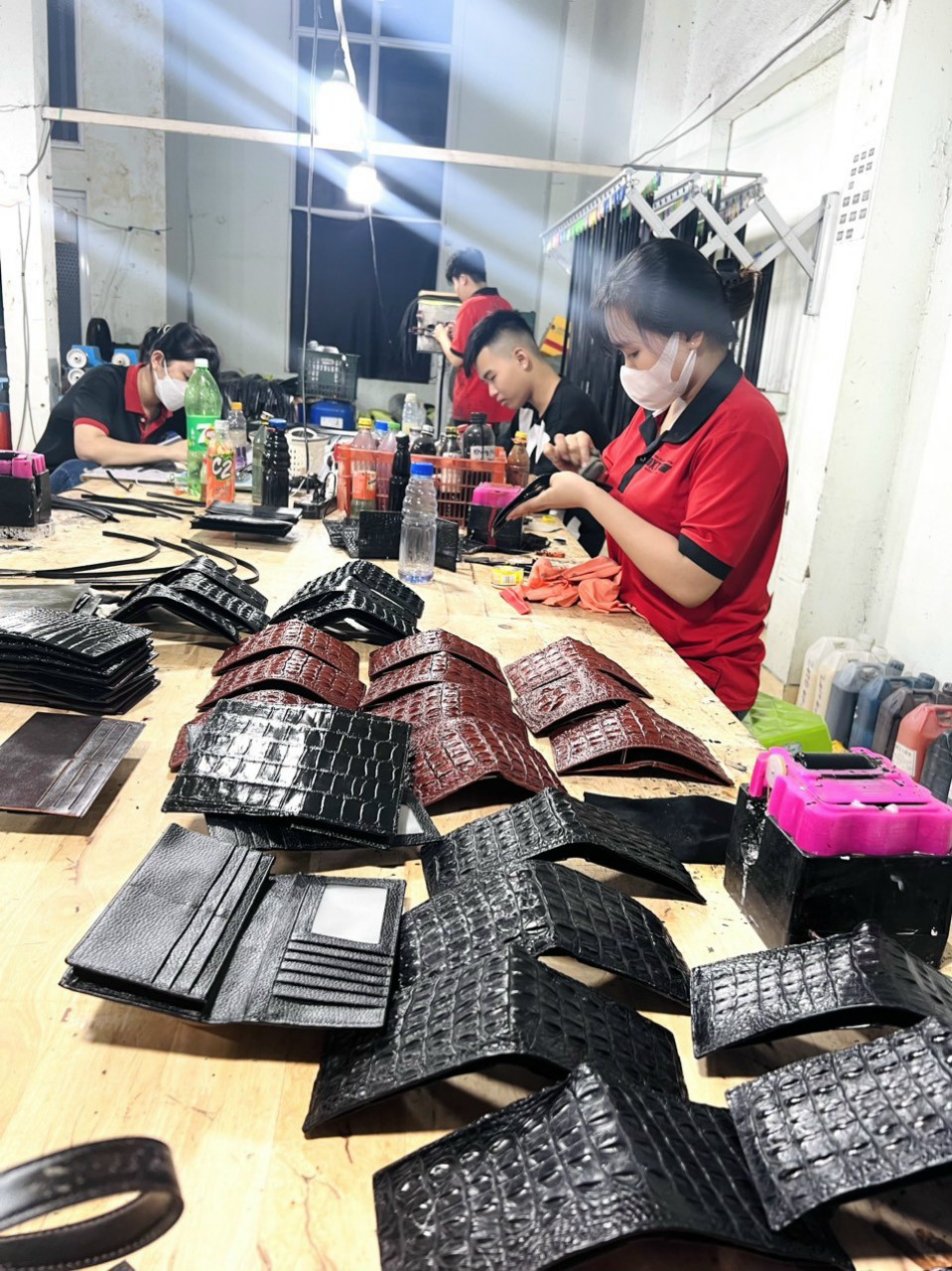 Hàng  cá  sấu  giá  xưởng   -    Vốn sỉ thấp   -    Bảo  hành  2  năm