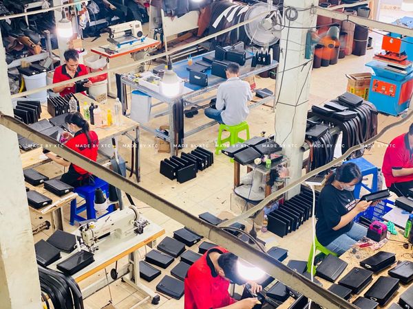 Xưởng sản xuất trực tiếp - sỉ ví da bò thật từ 35k