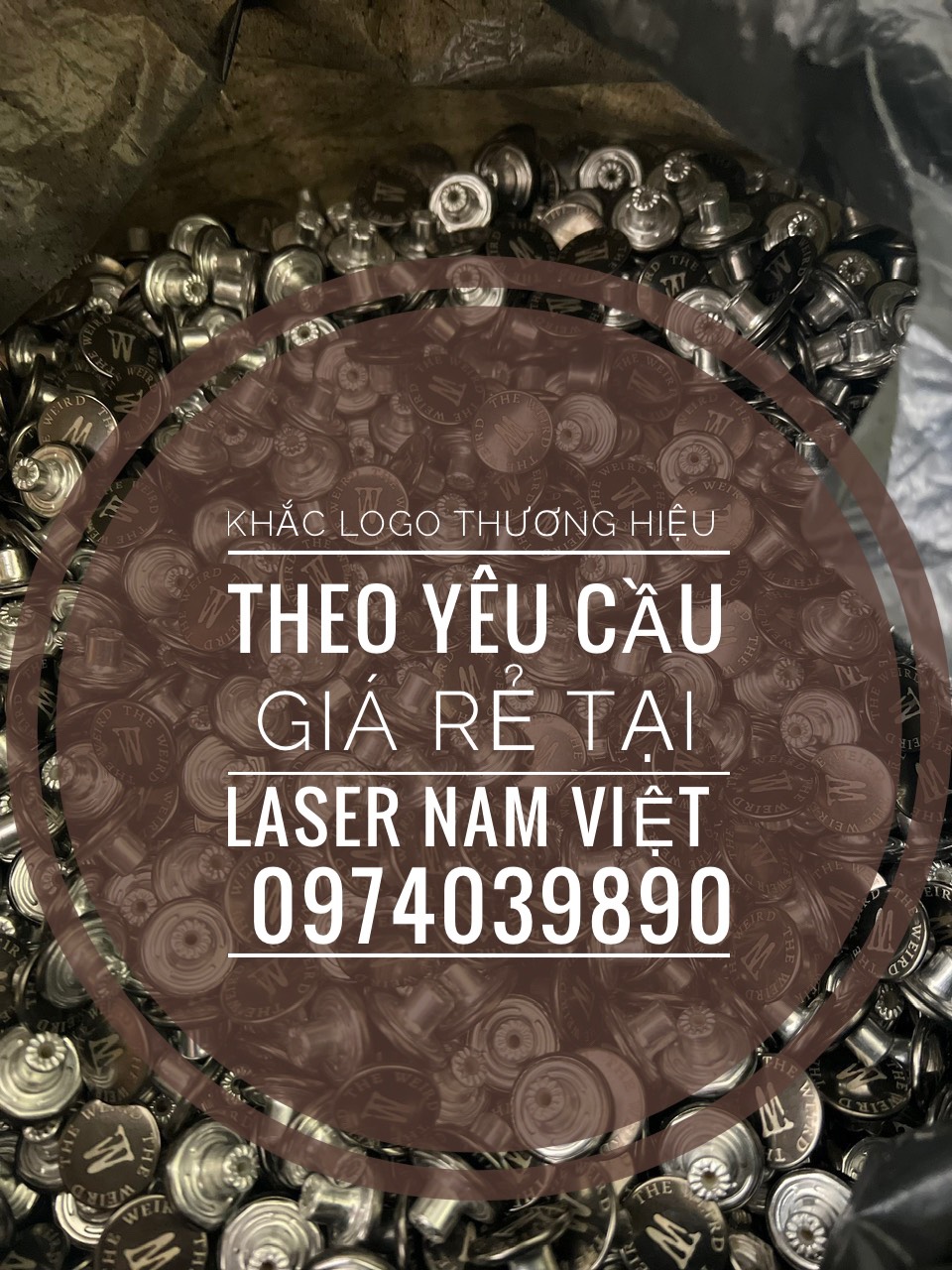 Khắc laser logo nút kim loại, nhựa, gỗ theo yêu cầu