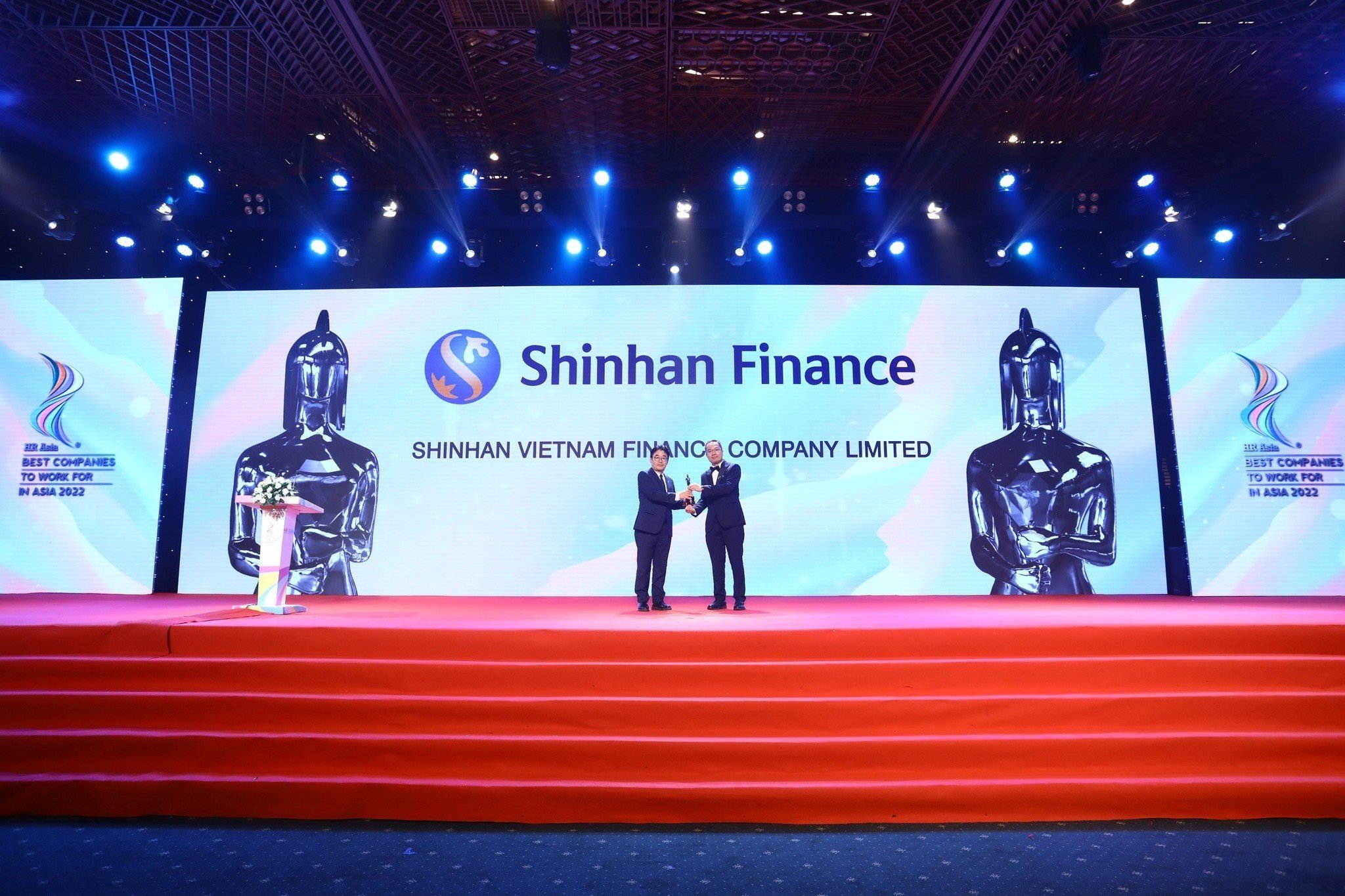 Shinhan Finance tuyển dụng NVKD tư vấn tài chính đi làm ngay