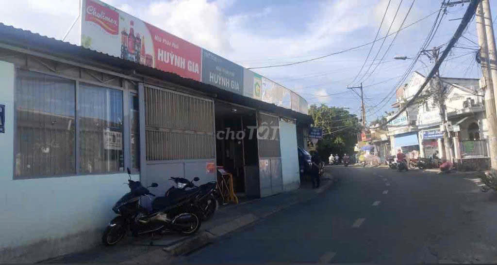 Cty Huỳnh Gia tuyển tài xế giao hàng cho tạp hóa, trường học