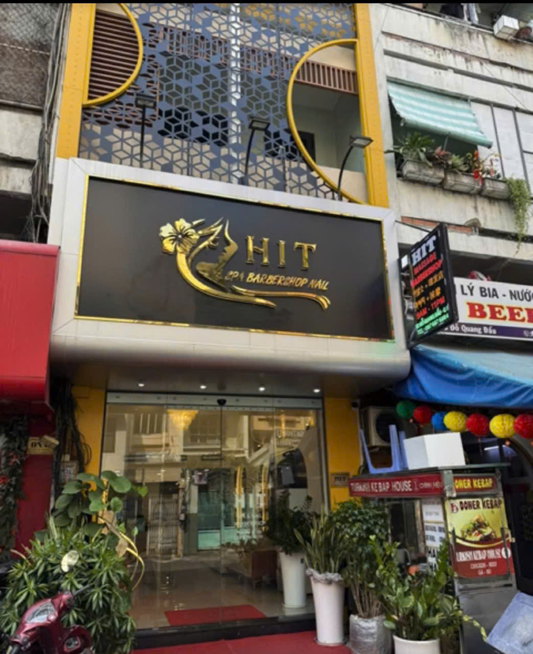 Hit Spa tuyển KTV Massage, gội đầu, gáy tai Barber Shop