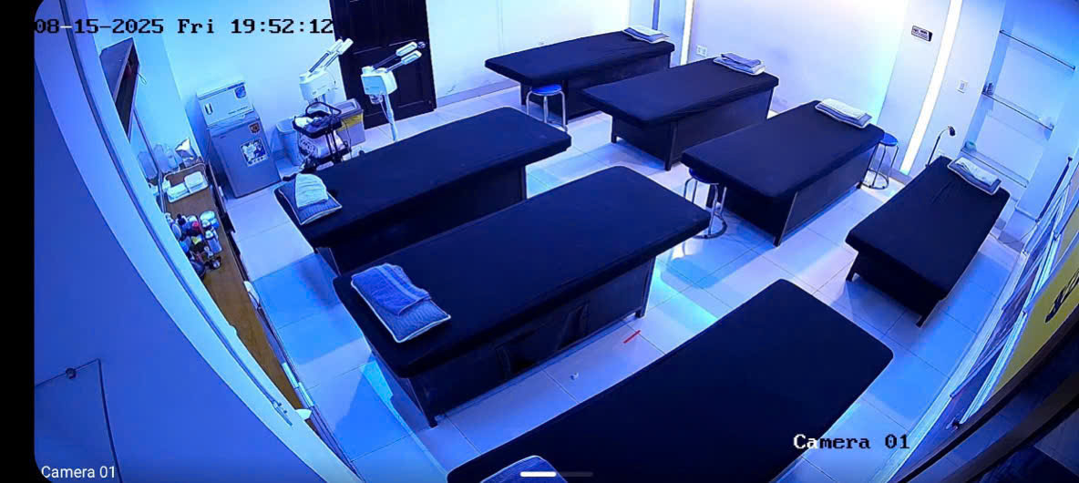 Barbershop Hàn Quốc tuyển gấp NỮ gội đầu, ráy tai đi làm ngay