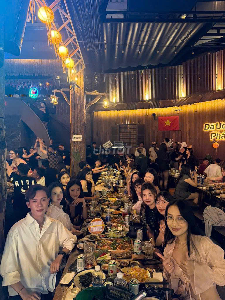 Mystery Pub Q1 tuyển nhân viên phục vụ nữ thu nhập hấp dẫn