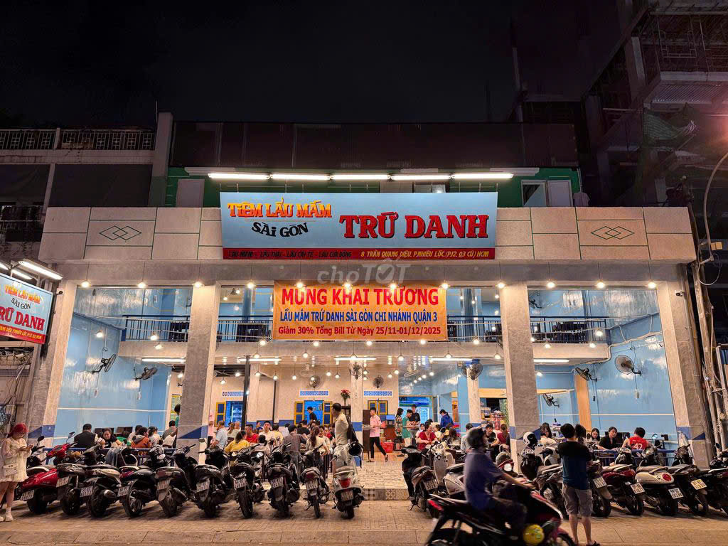 Tiệm Lẩu Trứ Danh tuyển nam phục vụ tại Q3