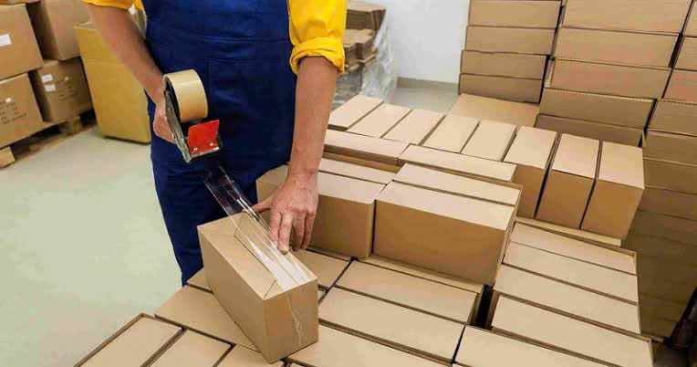 Tuyển nam nữ kiểm tra đóng gói dán bao bì hàng hóa