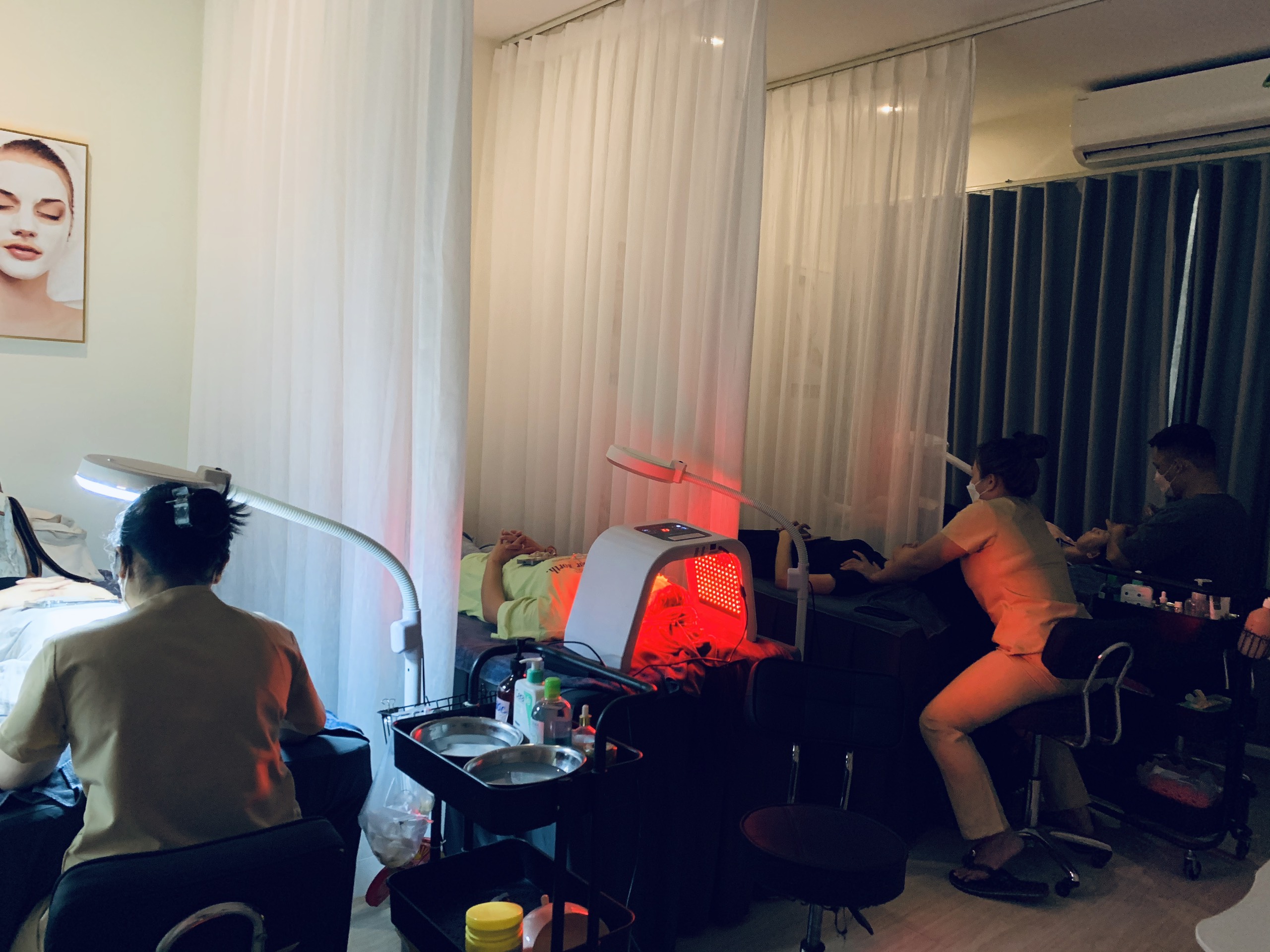 NEI BEAUTY tuyển 4 kỹ thuật viên Spa làm Q1