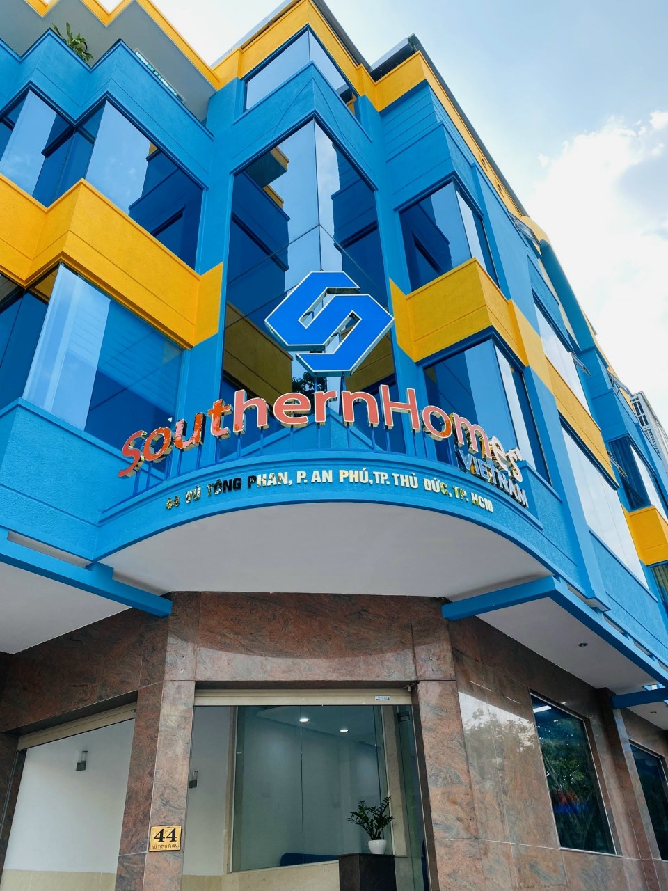 BĐS SOUTHERNHOMES VIỆT NAM tuyển NVKD lương cao làm tại Q2
