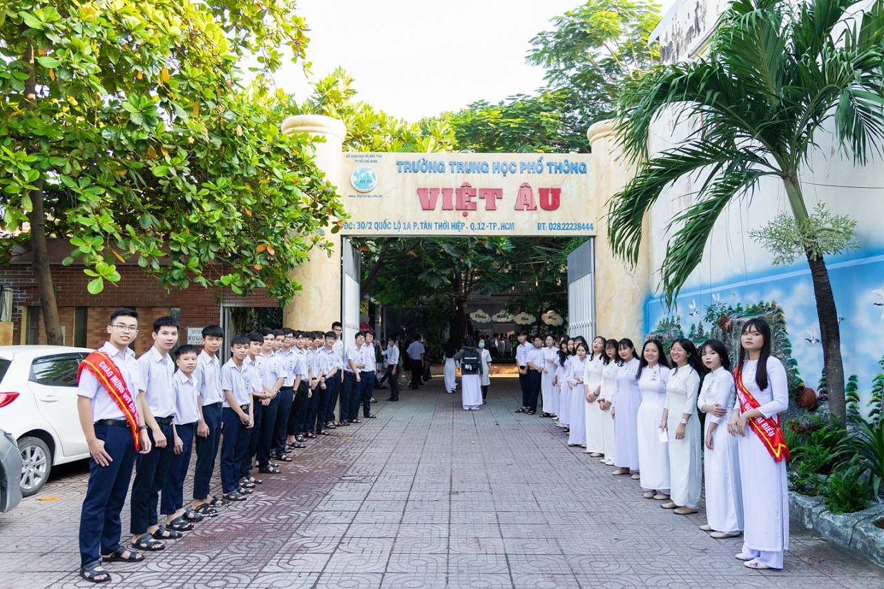 Trường Trung học phổ thông Việt Âu tuyển LĐPT làm Q12