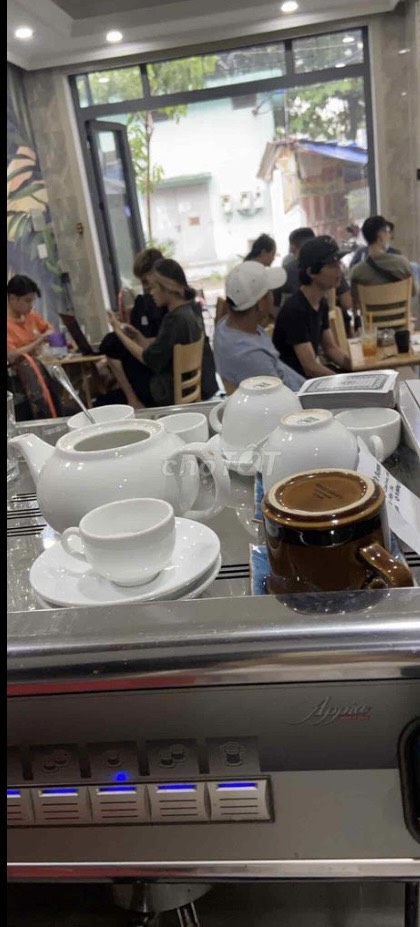 Cần Tuyển Nhân Viên Pha Chế + Phục Vụ Cafe làm Bình Tân
