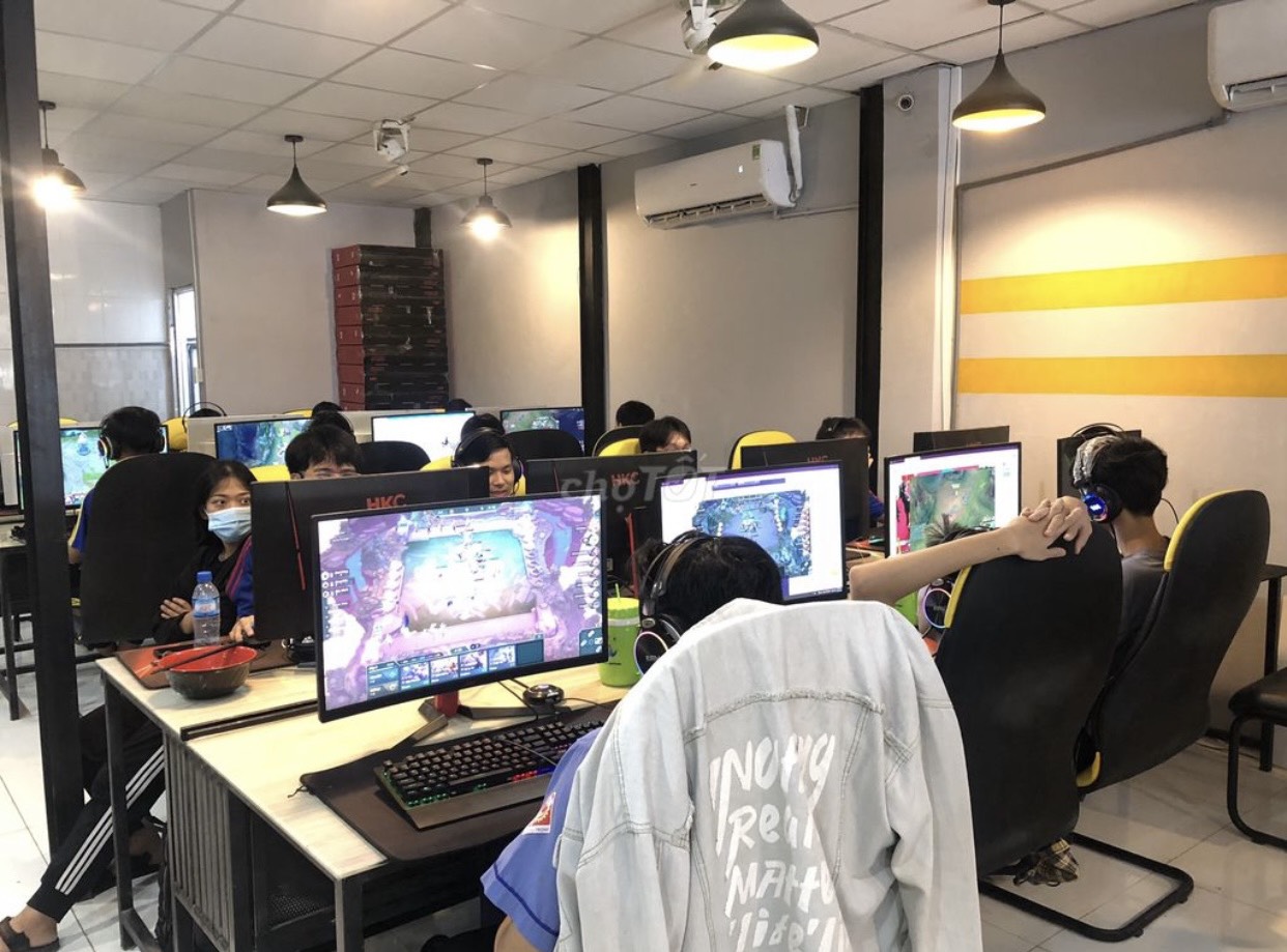 PAPA GAMING tuyển dụng thu ngân, Giữ xe, Bếp làm Tân Phú