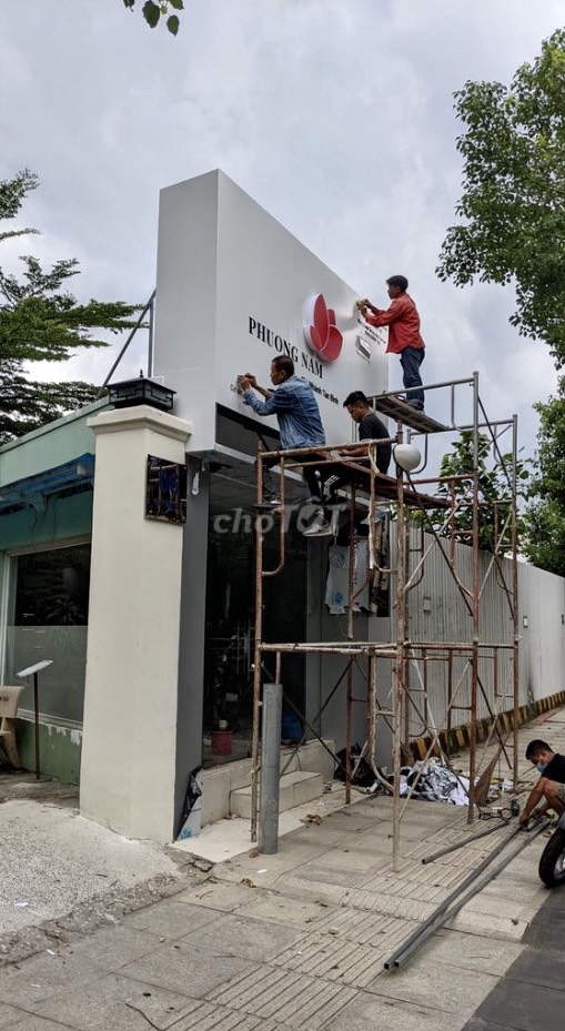 Tuyển thợ thi công quảng cáo có kinh nghiệm làm tại Tân Bình